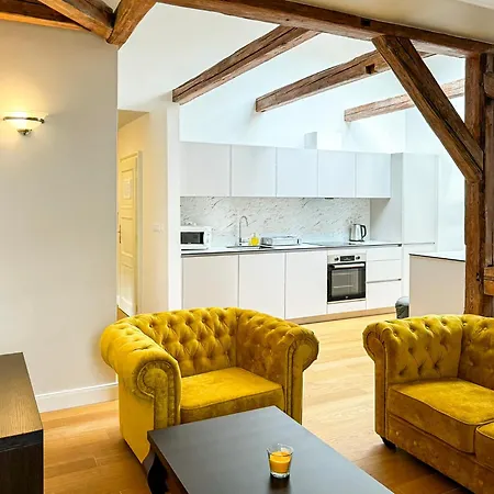 Le Theatre Apartment *